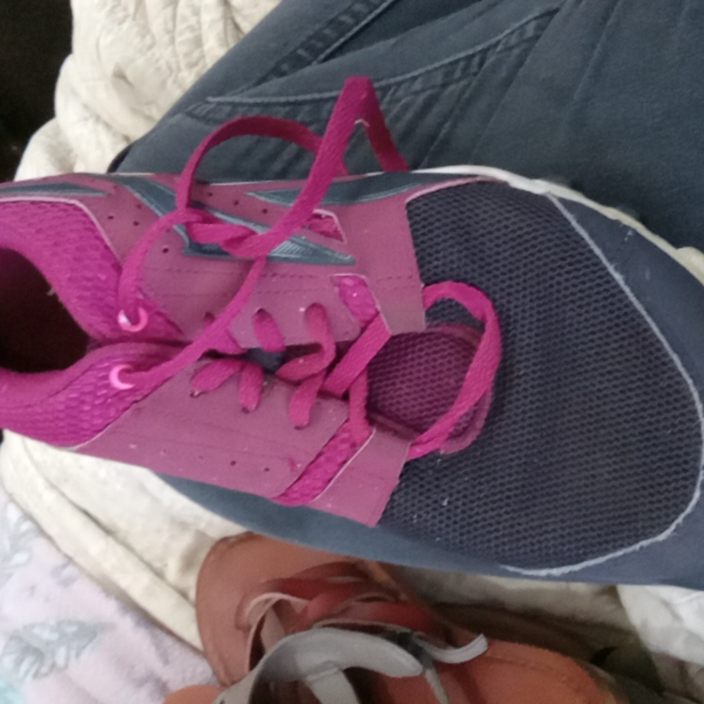 Teni shoes